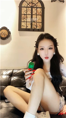 【知妤】哥哥偷妹妹袜子被发现沦为玩具    251018-35BP