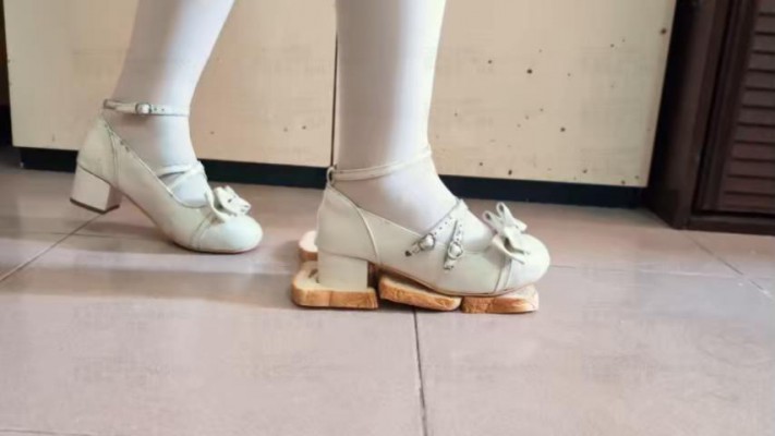 lo鞋踩鸡蛋面包  JS251101~7BP