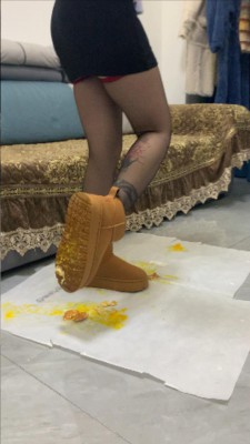 雪地靴踩鸡蛋饼干，多语言  JS251126~9BP