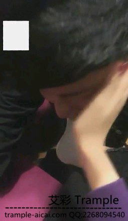 【调教视频】Mistres喂小贱狗吃草莓