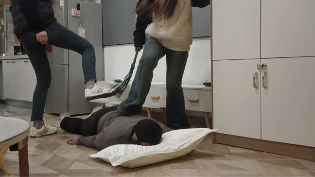 精神慧妈和彦妈的暴力摧残圣水口水玩弄 YC-251122-5BP