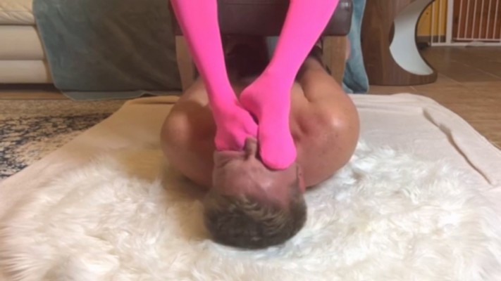 粉色丝袜踩脸裸足踩脸脚窒息强制脚奴除臭 JS260203~3BP