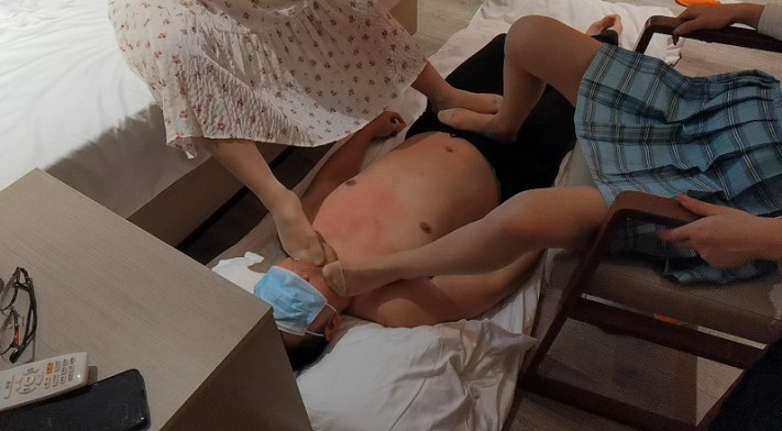 肉丝踩小象舔脚 YC-260131-3BP