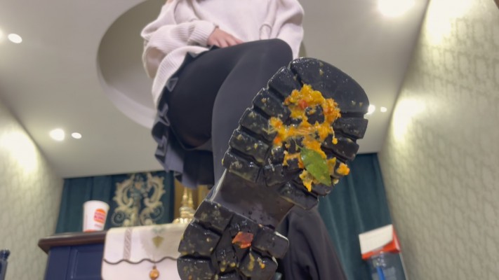 【ToKNai】嗵嗵厚黑+皮鞋践踏变成食物的你 YC-260209-2BP