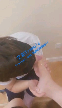 【调教视频】【妆主大大】夫妻奴，故意羞辱走错场的野狗